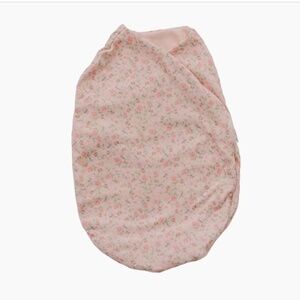 Mama Coco cocoon swaddle - Dusty roses